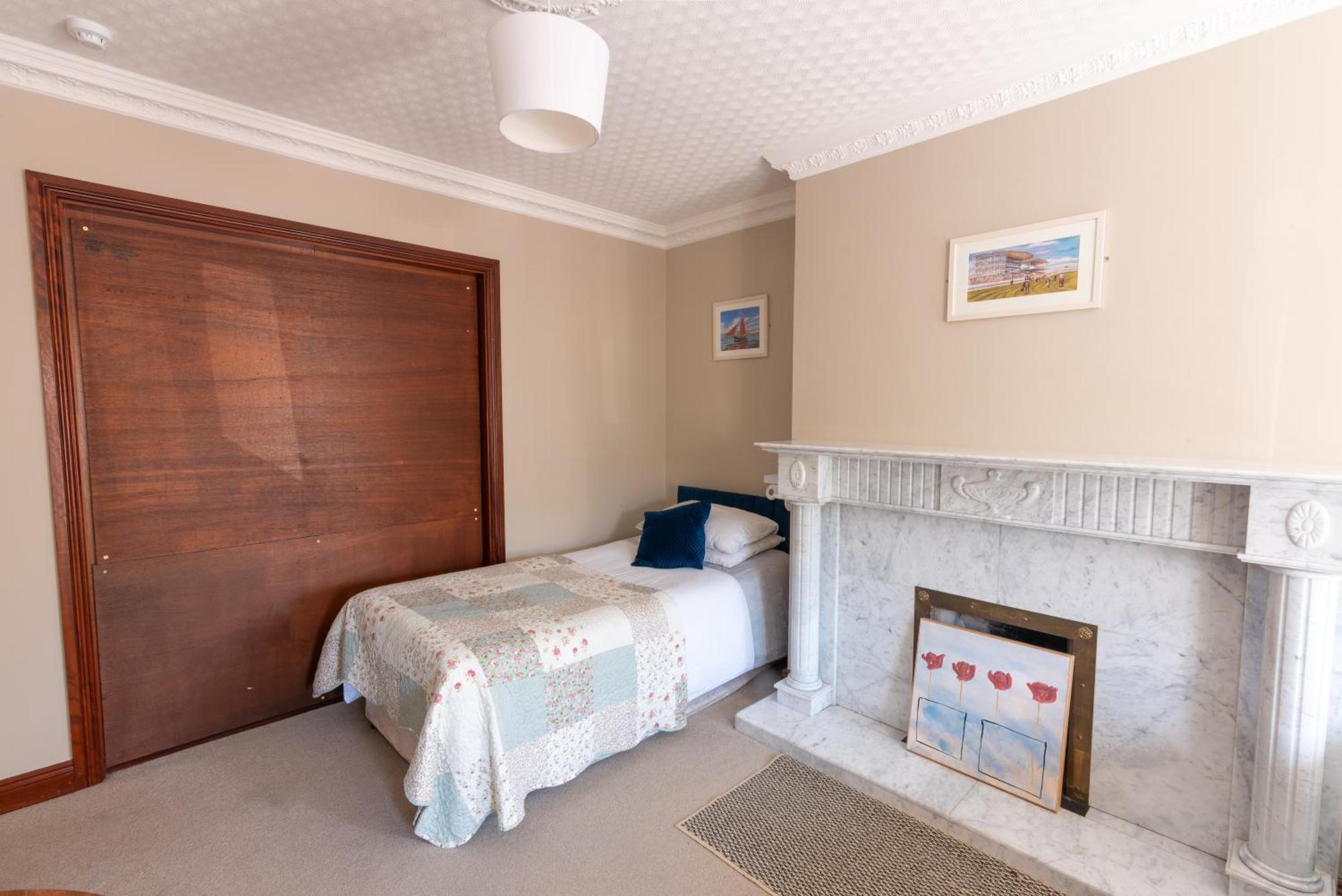 فندق Avalon House غالواي المظهر الخارجي الصورة